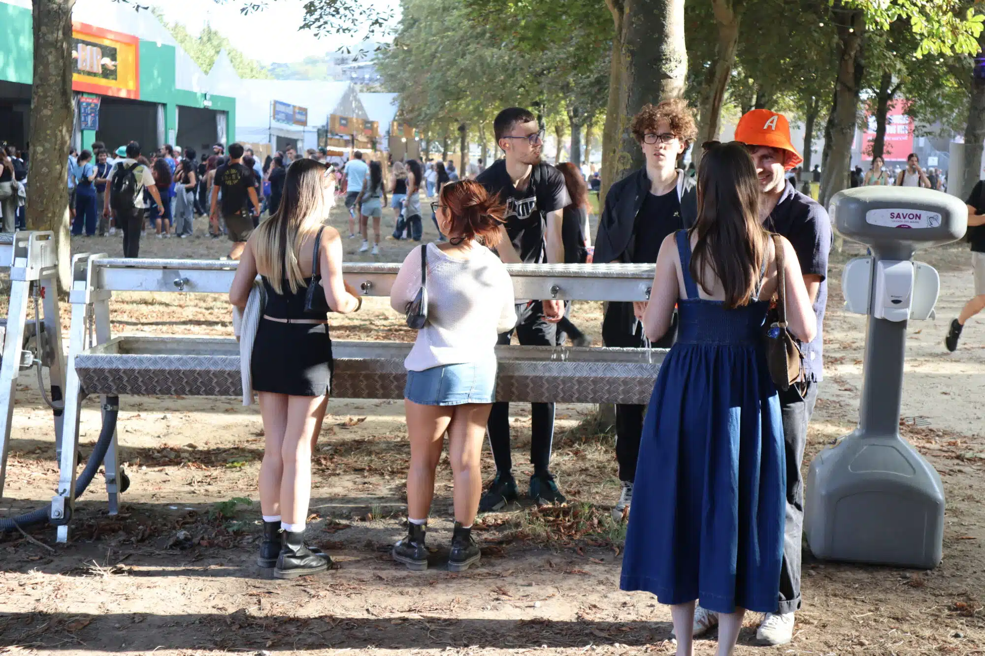 distributeurs de savon et gel pour festival